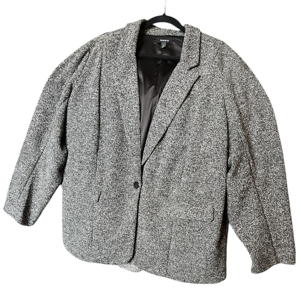 Torrid Boucle black & white Boyfriend Blazer with Relaxed Fit plus size 3